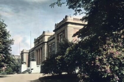 Swedish Police Swarm Gothenburg University After Loud Bangs