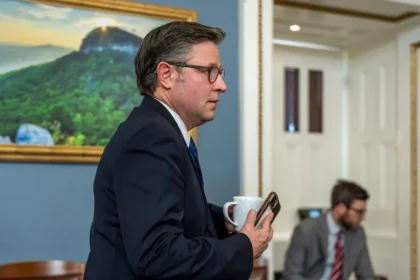 Washington Deadlock Deepens as Shutdown Enters Fourth Day