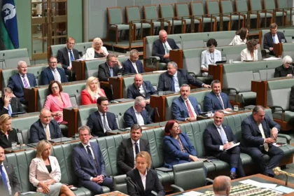 Hanson Recruits Ex-Liberal Bernardi for One Nation’s SA Election Test