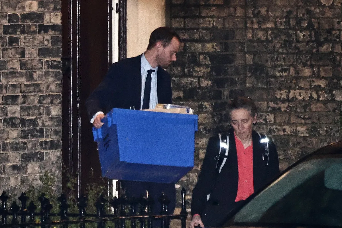 Rayner Warned Starmer on Mandelson Epstein Ties After Police Raids