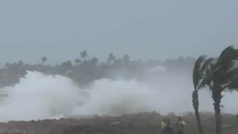 Cyclone Mitchell Set for Category 2 Landfall Near Carnarvon Tonight