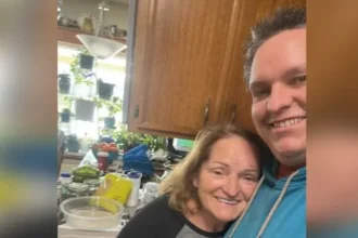 Sask. Man Fists Starving Moose to Save Mom in Deadly Attack