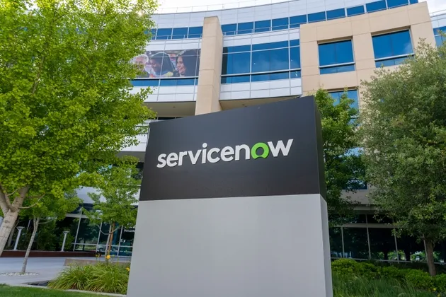 ServiceNow Stock Drops 60% from Peak: AI Drives Future Growth