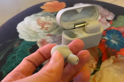 Sony WF-1000XM6 Earbuds: Superb Sound, Middling ANC Performance