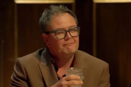 Alan Carr Admits Loneliness, Hunts for Castle After Traitors Victory