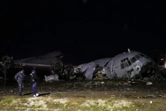 Bolivia Cargo Plane Crash Kills 15, Scatters Money Near La Paz