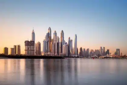 Dubai Travel Alert: Emirates Suspends Flights Amid US-Israel Iran Strikes