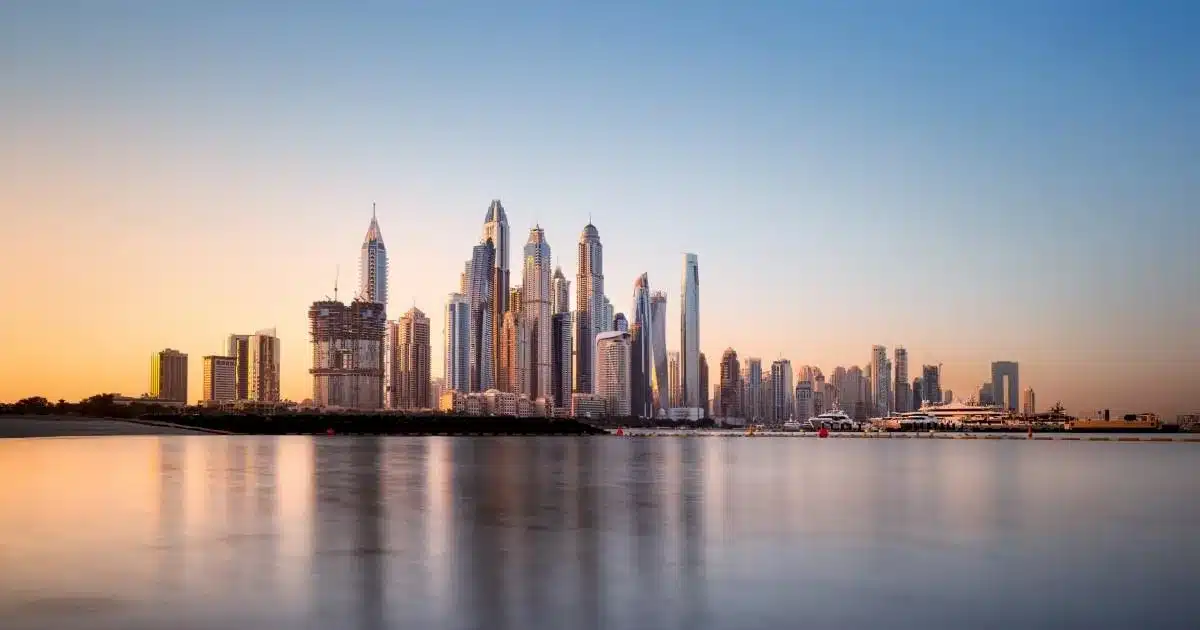 Dubai Travel Alert: Emirates Suspends Flights Amid US-Israel Iran Strikes