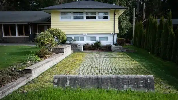 North Vancouver Man Sues to Remove Barrier Blocking 35-Foot RV Parking