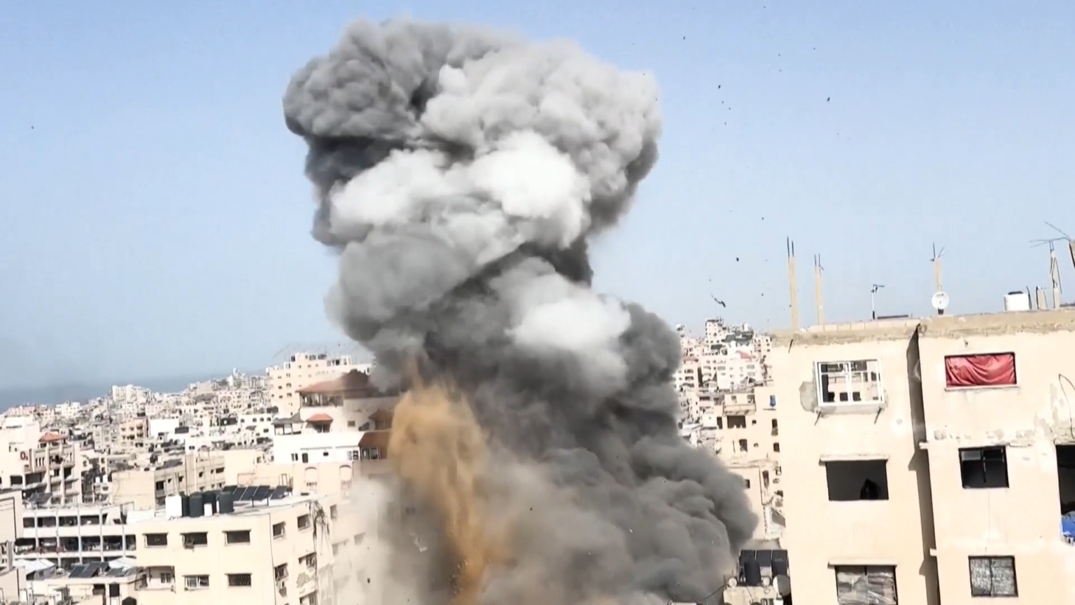 Israeli Airstrikes Kill 30 in Gaza, Including 6 Children