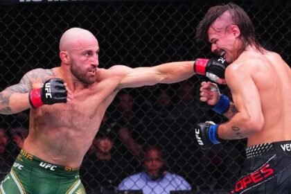 Volkanovski Survives Knockdown to Retain UFC Featherweight Crown