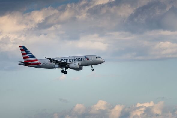American Airlines Flight Declares Emergency Over Cuba, Returns to Origin