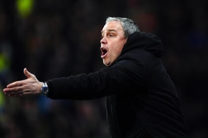 Wycombe Wanderers Draw 0-0 with Unbeaten Mansfield Town