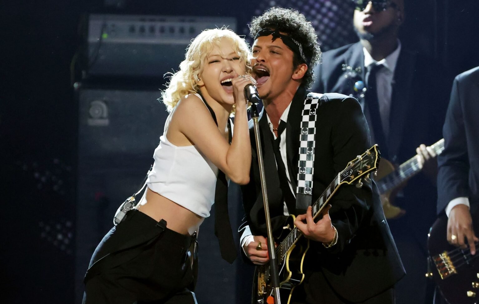 Rosé Makes Grammy History with Bruno Mars Performance of ‘APT.’