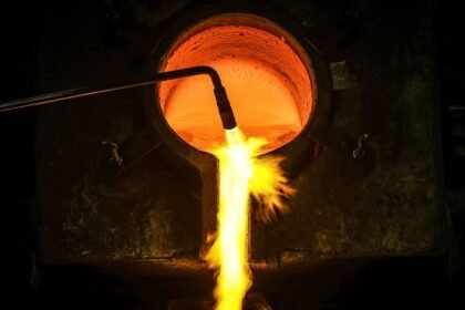 Gold Prices Plunge in Historic Selloff Amid Market Turbulence