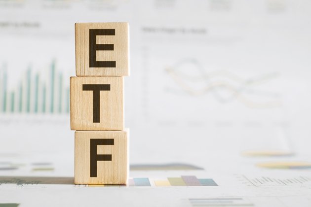 January Sees Record 5 Billion ETF Inflows Amid Market Surge