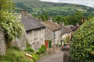 7 Prettiest UK Towns and Villages for Afternoon Escapes