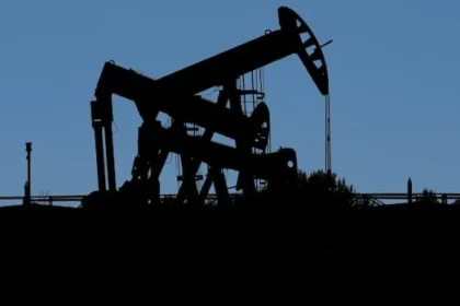 Oil Surges Past /Barrel First Time in 2 Years Amid War