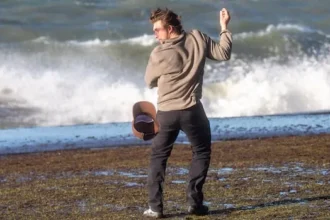 High Winds Disrupt B.C.: Thousands Without Power Provincewide