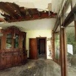 London’s Billionaire Row: Mansions in Ruins Amid Bustling Elite Areas