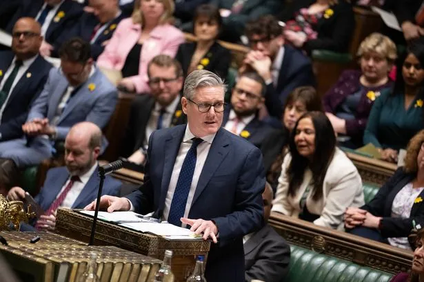 Starmer Faces PMQs Amid Hormuz Strait Crisis and Cost Alarms