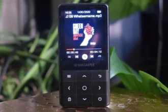 Oakcastle MP300 Review: Budget MP3 Player Wins Me Over in a Month