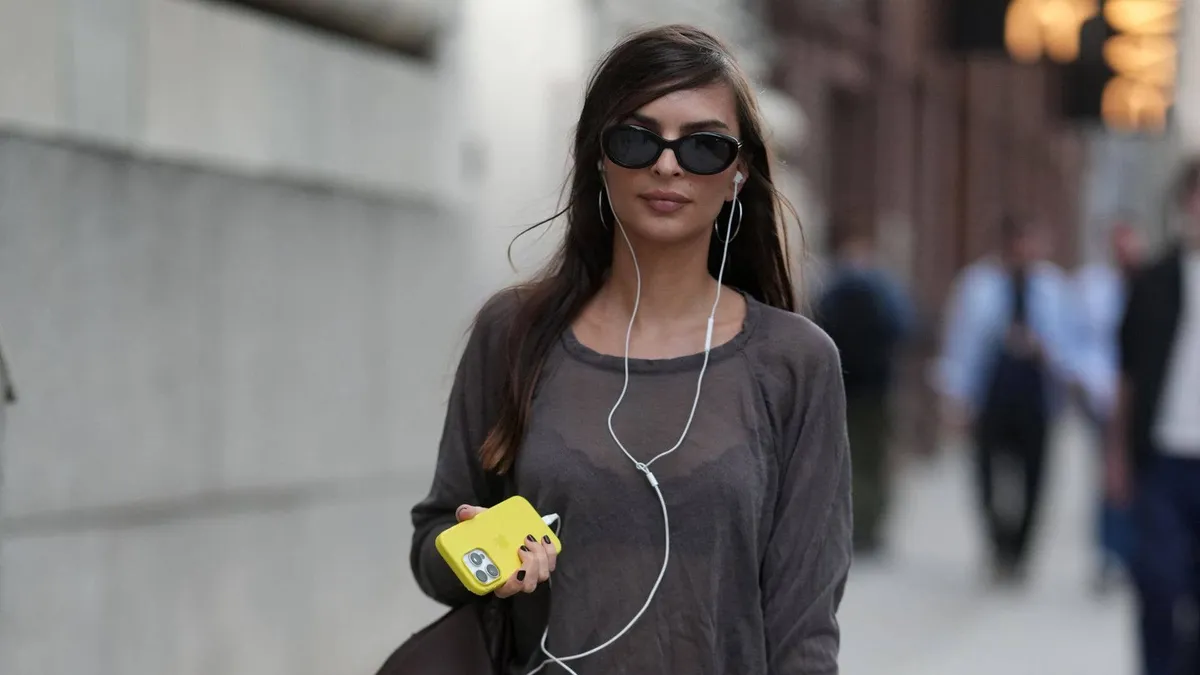 Wired Headphones: Fashion’s Coolest Accessory Revival