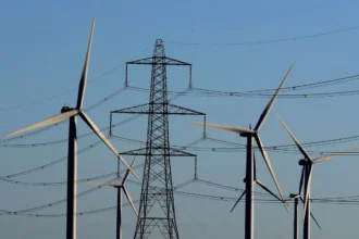UK Renewables Hit Record 52.5% of Electricity in 2025