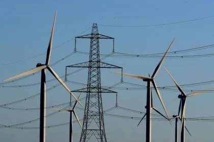 UK Renewables Hit Record 52.5% of Electricity in 2025