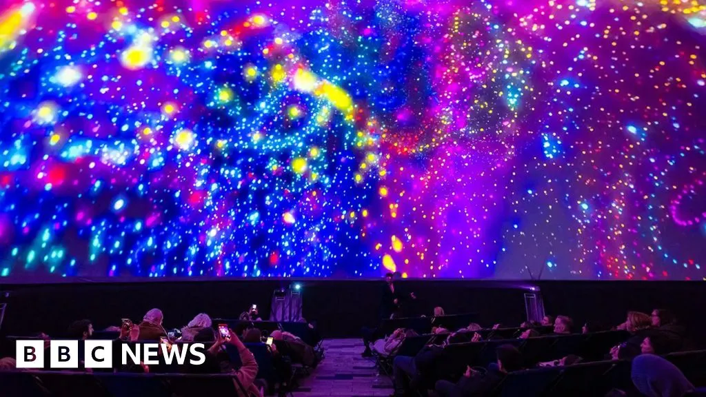Hull’s Pop-Up Planetarium Delivers Immersive Cosmos Views