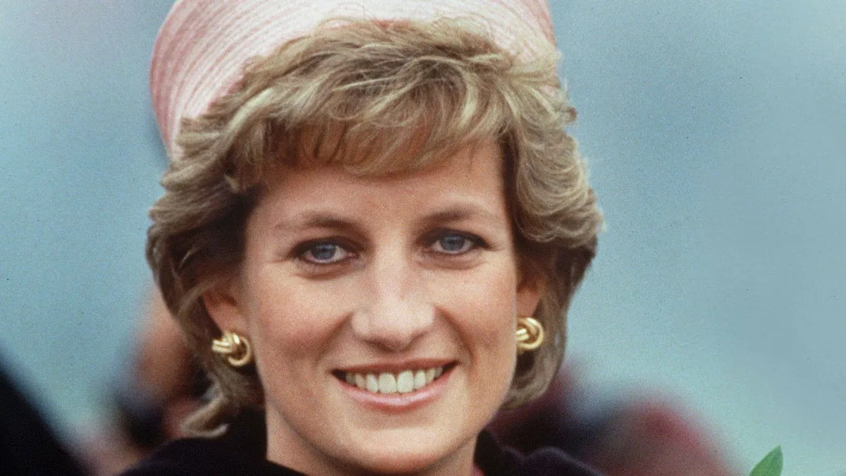 Princess Diana’s 1991 Easter Pastel Outfit Ahead of Its Time