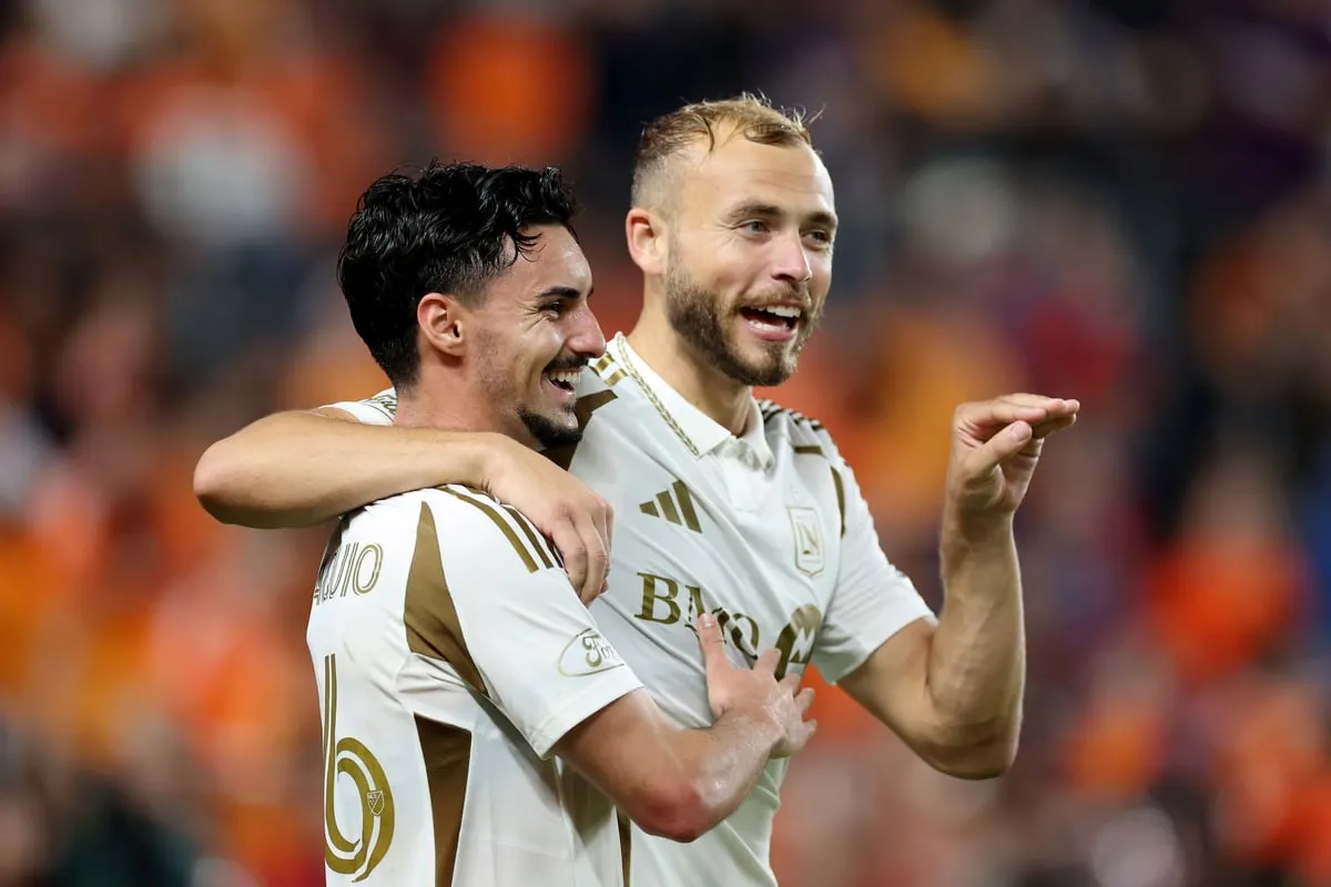 Porteous Shines as LAFC Tops MLS West in Tight Title Race