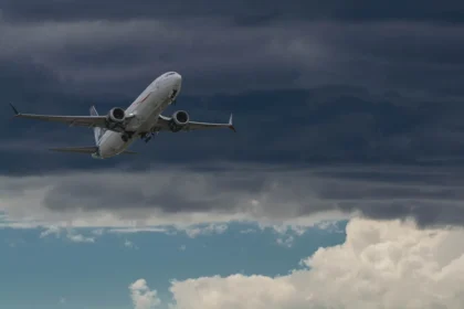 Delta Air Lines Resilient Amid Volatility, Strong Buy Long-Term