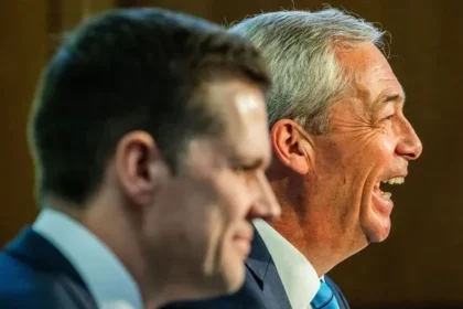 Jenrick Warned Farage Might ‘Piss Everybody Off’ in Reform UK