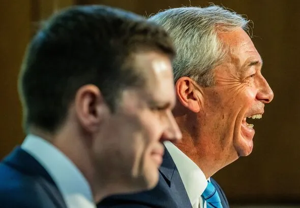 Jenrick Warned Farage Might ‘Piss Everybody Off’ in Reform UK