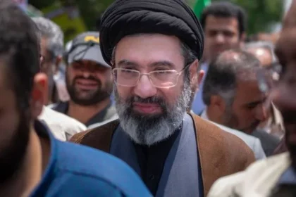 Iran Delays Khamenei Funeral Amid Strike and Protest Fears