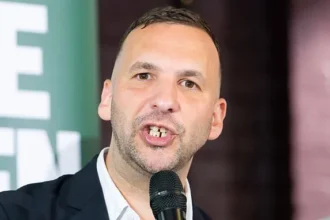 Green Leader Polanski Questions Right-Wing Role in Utopian Society