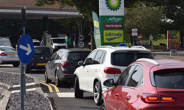 UK Pump Prices Lag Despite Wholesale Fuel Cost Plunge