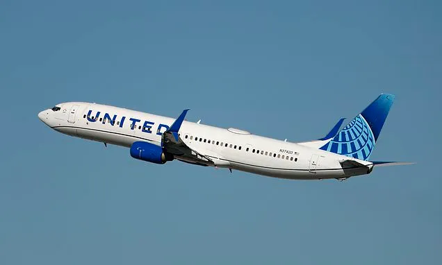United Airlines Flight Hits Red Drone at 3,000 Feet Over San Diego