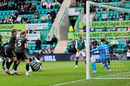 Celtic Edges 10-Man Hibs 2-1 in Dramatic Title Race Clash