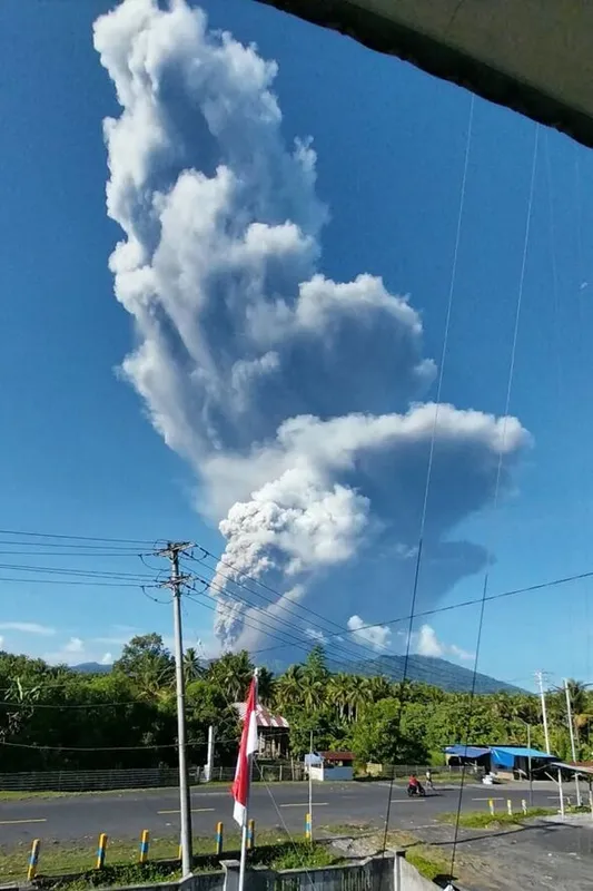 Two Singaporean Tourists Found Embracing After Mount Dukono Eruption