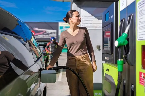 Tesco Phone Dispute at Pump Sparks Safety Debate Online