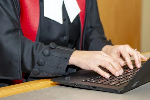 B.C. Fraudster Gets House Arrest for Stealing 5K from Vulnerable Client