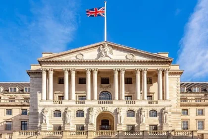 Bank of England Holds Rates: Impact on Mortgages and Savings
