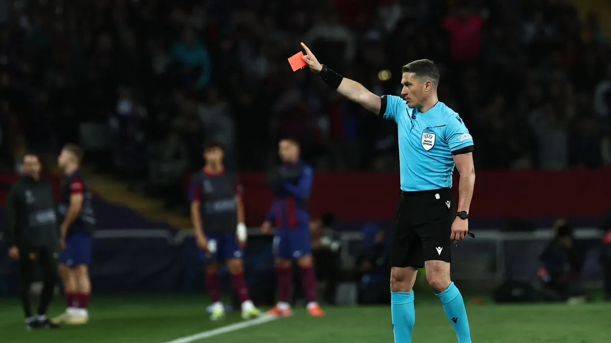 Referee’s Gold Kit Marks Historic 1000th World Cup Match